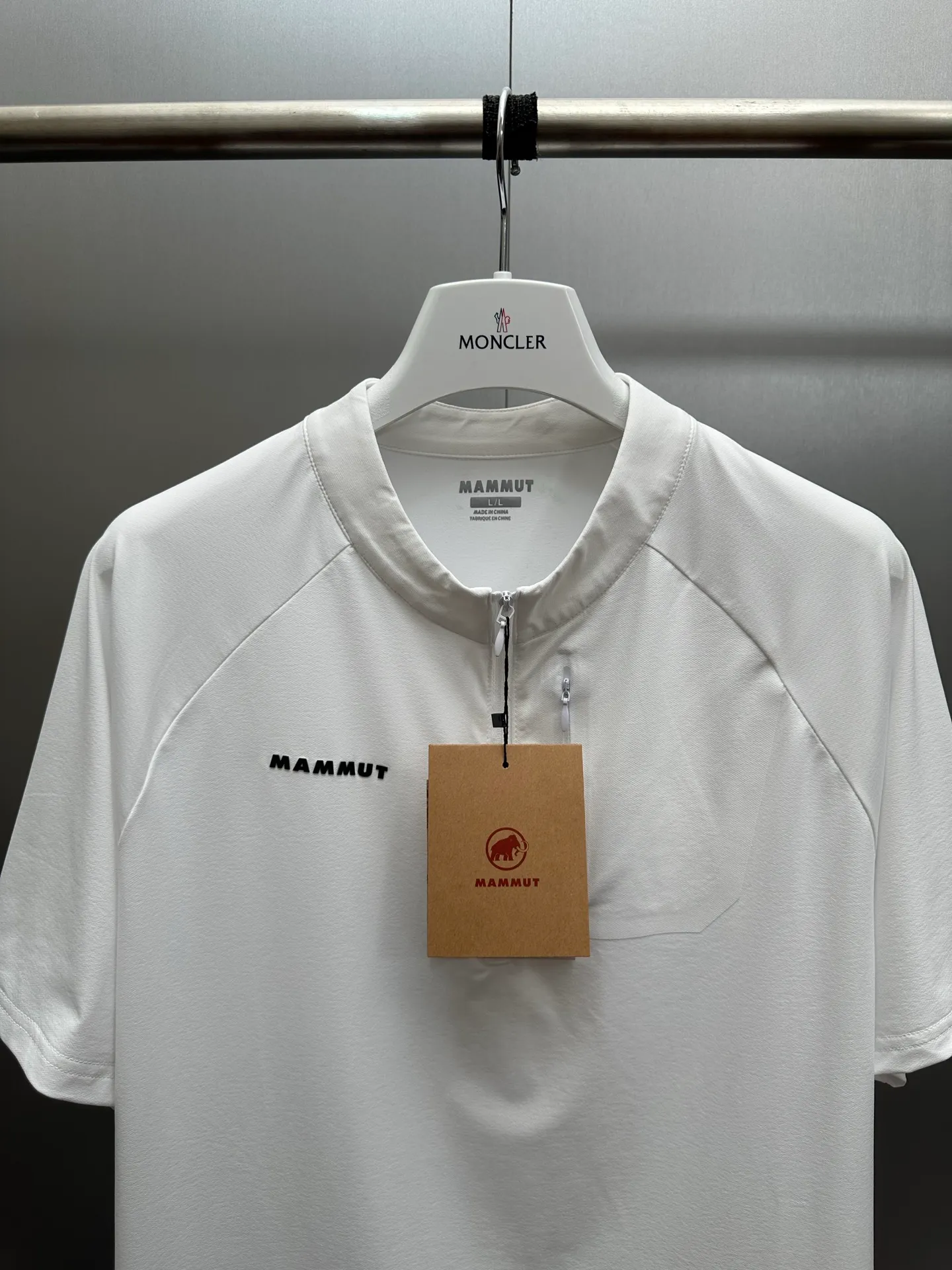 MAMMUT/ New Arrival T ， 。 Breathable ， ， ， 、 、 。 ， 。 MAMMUT ， ， ， 。 ， ， ！ ：Black，White size：L-3XL